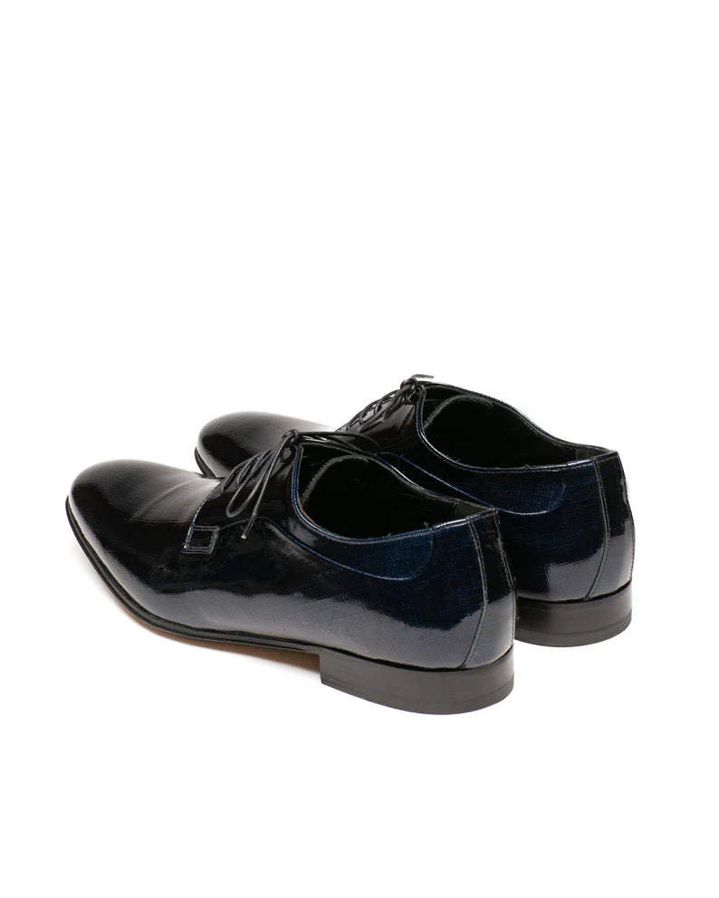 Derby uomo vernice blu
