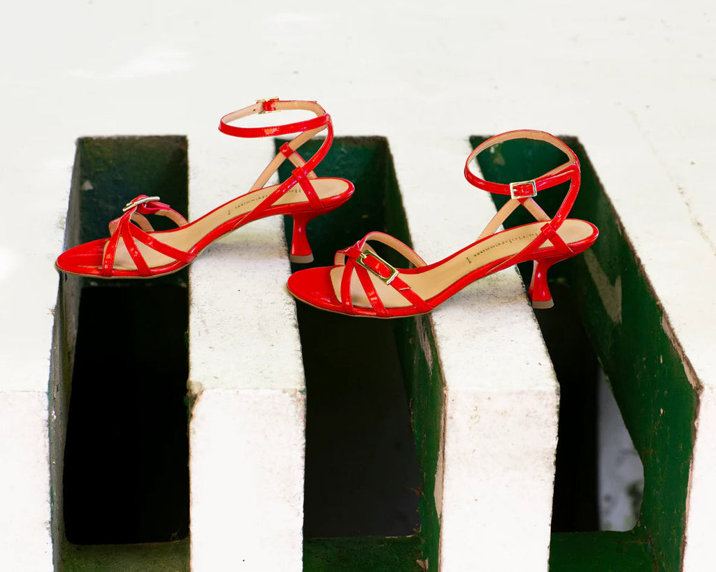 Sandalo in vernice rosso