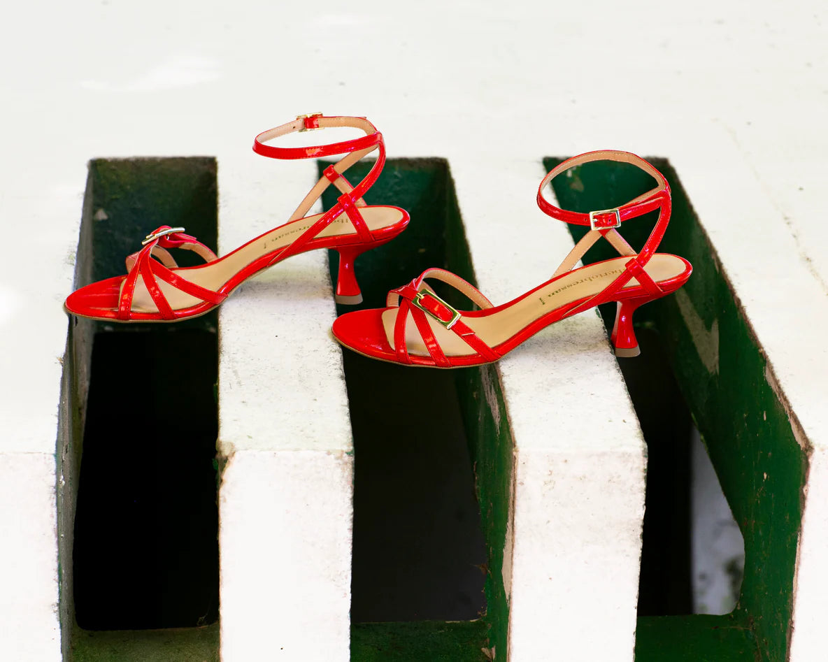 Sandalo in vernice rosso