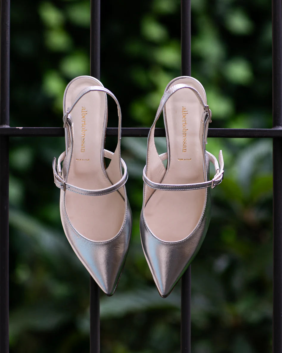 Slingback laminata argento con fibbietta