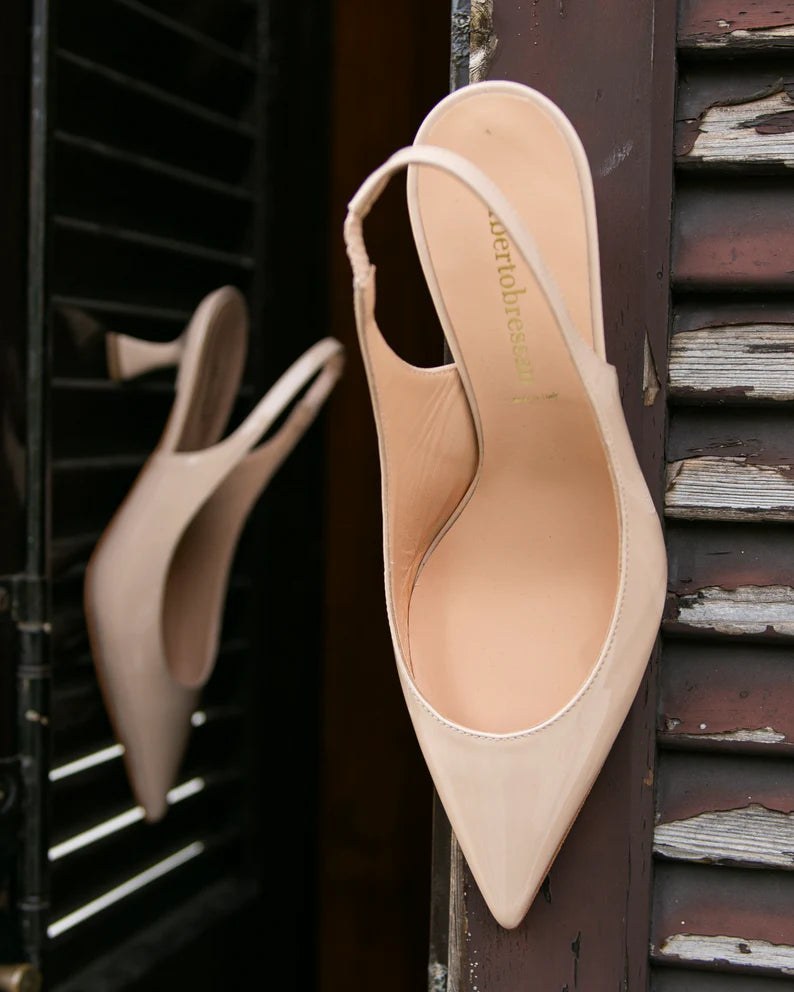 Slingback vernice nude